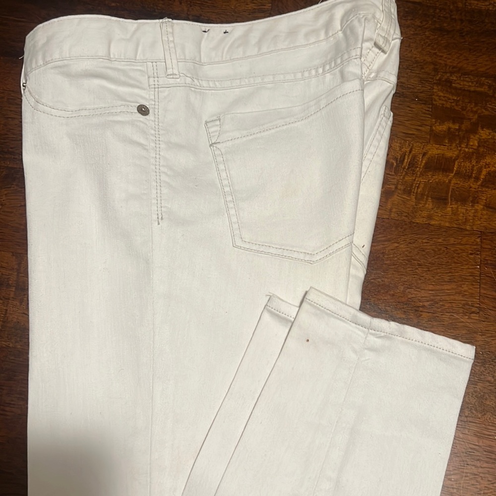 White plain denim jeans